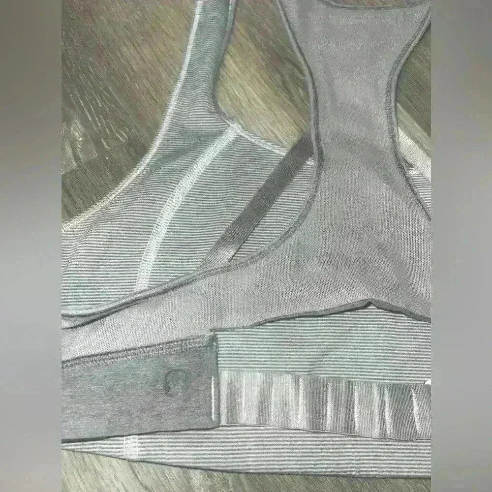 Lululemon Take 2 Bra
Wee Stripe Heathered Slate gray / Heathered Slate size 10 - Picture 13 of 14
